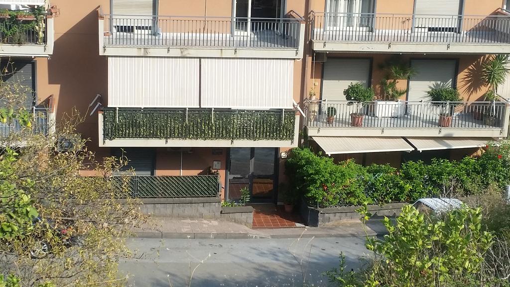 Baia Giardini Apartments Dış mekan fotoğraf