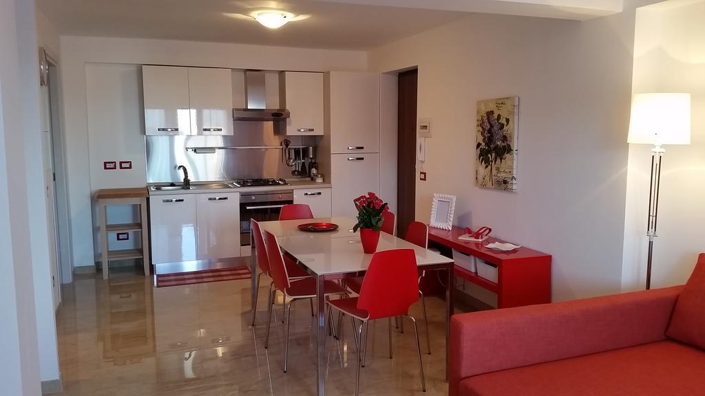 Baia Giardini Apartments Dış mekan fotoğraf